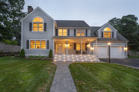 9 Mohican Ave, Mashpee, MA 02649 photo 1