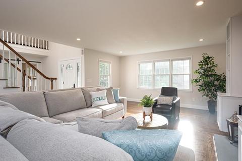 9 Mohican Ave, Mashpee, MA 02649 photo 6