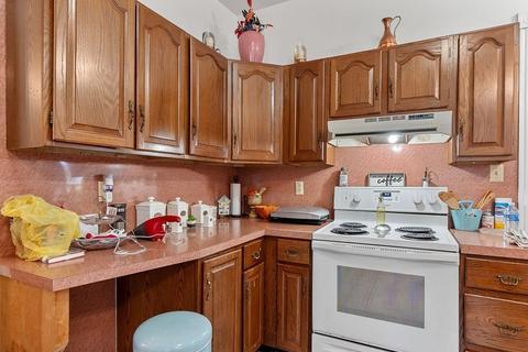 17 W Main St, Millers Falls, MA 01349 photo 5