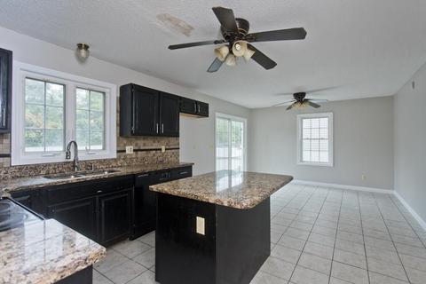 23 Martha St, Springfield, MA 01151 photo 7