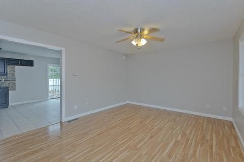 23 Martha St, Springfield, MA 01151 photo 3