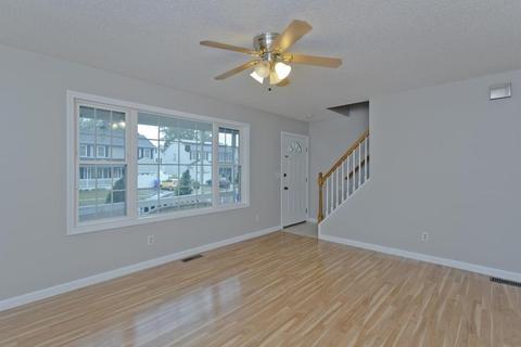23 Martha St, Springfield, MA 01151 photo 4