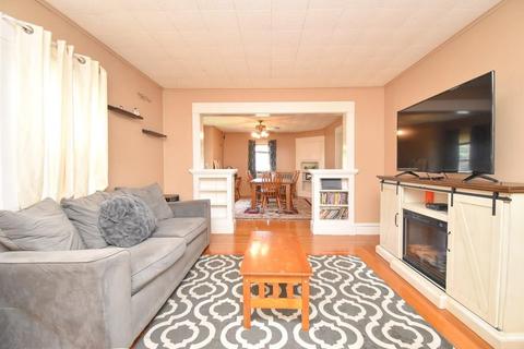 56 Austin St, Chicopee, MA 01013 photo 6