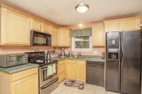 141 Melrose St, Fall River, MA 02723 photo 21