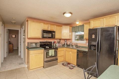 141 Melrose St, Fall River, MA 02723 photo 20