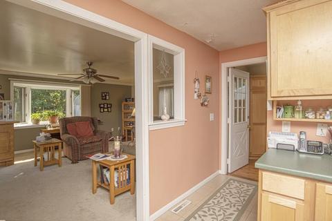 141 Melrose St, Fall River, MA 02723 photo 19