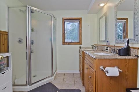 70 Powell Ave, Springfield, MA 01118 photo 28