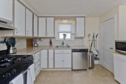 70 Powell Ave, Springfield, MA 01118 photo 8