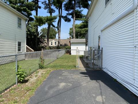 218 Centre St, Springfield, MA 01151 photo 4