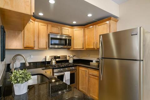 8 Juniper St #18, Brookline, MA 02445 photo 9