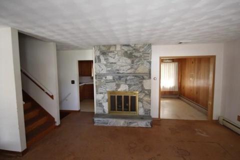 87 Lebaron St, Fall River, MA 02720 photo 9