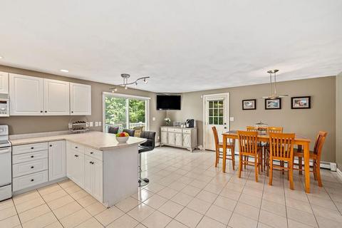 2 Stuart St, Swampscott, MA 01907 photo 9