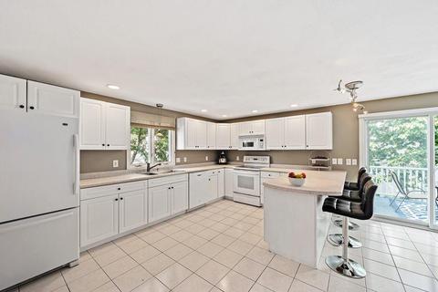 2 Stuart St, Swampscott, MA 01907 photo 7