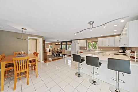 2 Stuart St, Swampscott, MA 01907 photo 10