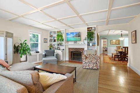105 Herrick St, Beverly, MA 01915 photo 2