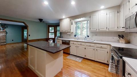 2 Kelley Dr, Derry, NH 03038 photo 4