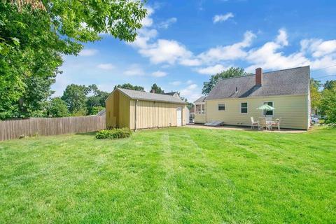 76 Surrey Rd, Springfield, MA 01118 photo 9