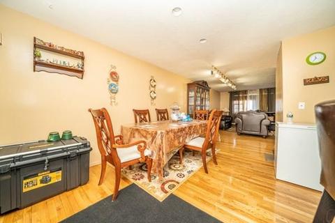 4 Franklin Sq #E, Randolph, MA 02368 photo 6