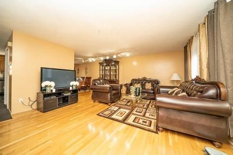 4 Franklin Sq #E, Randolph, MA 02368 photo 9