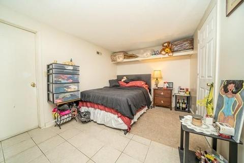 4 Franklin Sq #E, Randolph, MA 02368 photo 12