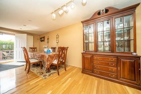 4 Franklin Sq #E, Randolph, MA 02368 photo 7