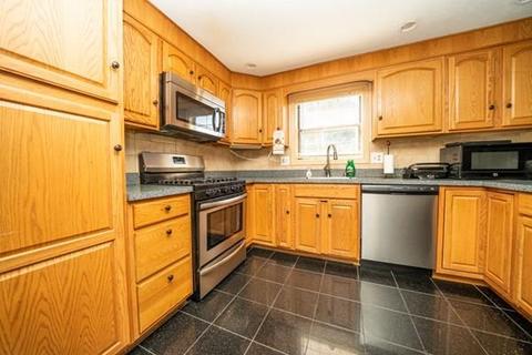 4 Franklin Sq #E, Randolph, MA 02368 photo 3