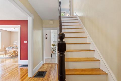 30 Bennett St, Hudson, MA 01749 photo 4
