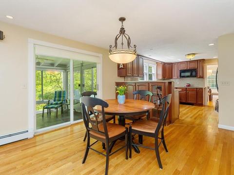 16 Spring Valley Rd, Worcester, MA 01609 photo 2