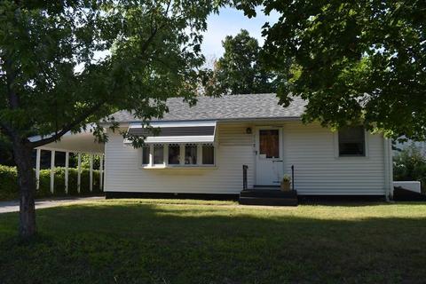 112 Flagg St, Clinton, MA 01510 photo 2
