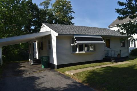 112 Flagg St, Clinton, MA 01510 photo 3