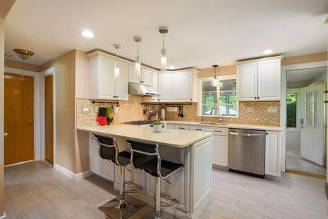 34 Nicod St, Arlington, MA 02476 photo 8