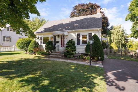 34 Nicod St, Arlington, MA 02476 photo 2