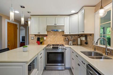 34 Nicod St, Arlington, MA 02476 photo 9