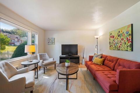 34 Nicod St, Arlington, MA 02476 photo 3
