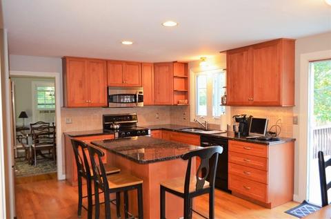 570 Maple St, Mansfield, MA 02048 photo 2