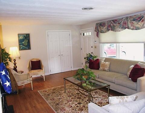 82 Gregory Rd, Framingham, MA 01701 photo 5