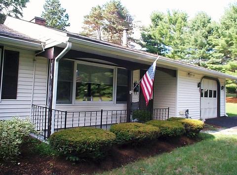 82 Gregory Rd, Framingham, MA 01701 photo 2