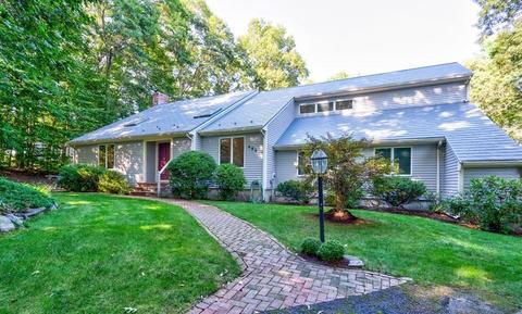 488 Elm St E, Raynham, MA 02767 photo 1