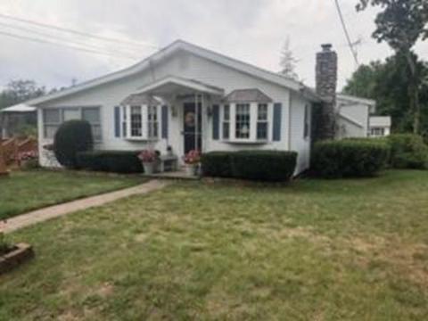 1 Freeman Ave, Webster, MA 01570 photo 1