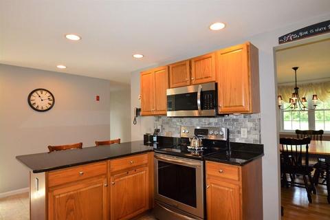 680 High St, Hanson, MA 02341 photo 9