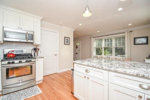 92 Stow St, Waltham, MA 02453 photo 8