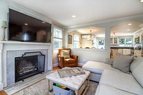 39 Beech St, Dedham, MA 02026 photo 2