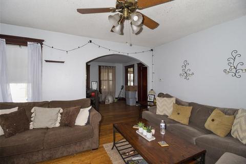 71 Governor St, Springfield, MA 01104 photo 11