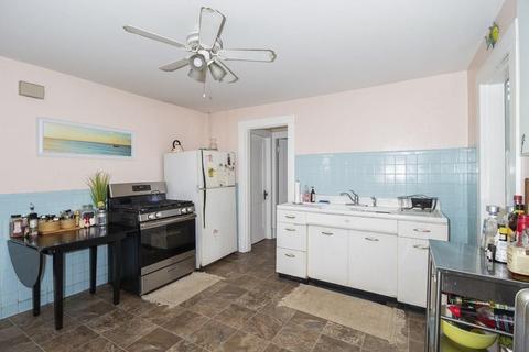 71 Governor St, Springfield, MA 01104 photo 7