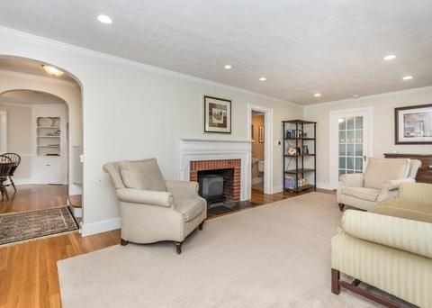 28 Hemlock St, Needham, MA 02492 photo 2