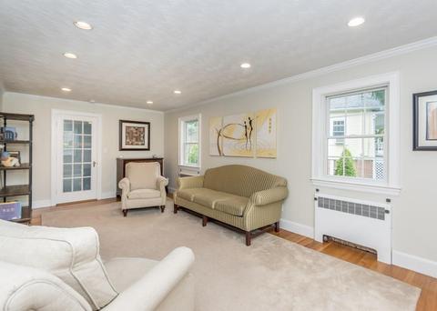 28 Hemlock St, Needham, MA 02492 photo 3