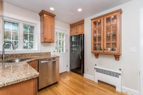 28 Hemlock St, Needham, MA 02492 photo 8