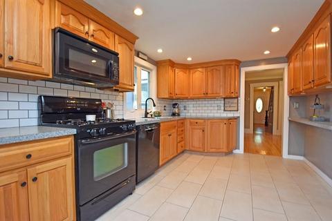 91 John St, Reading, MA 01867 photo 4