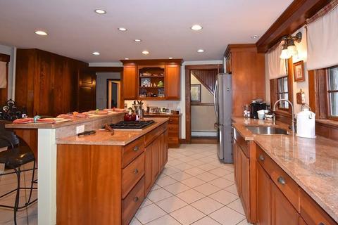 709 Main St, Wareham, MA 02571 photo 3