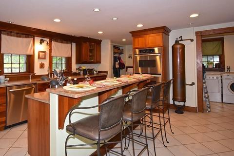 709 Main St, Wareham, MA 02571 photo 4
